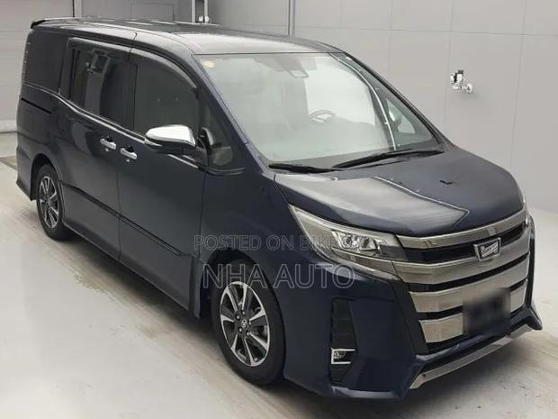 Toyota Noah 2021 Blue