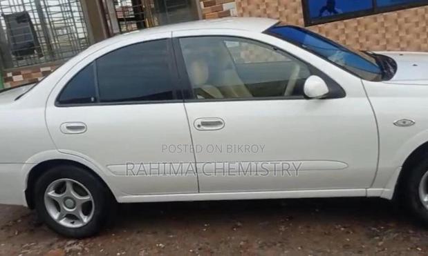 Nissan Sunny 2011 White