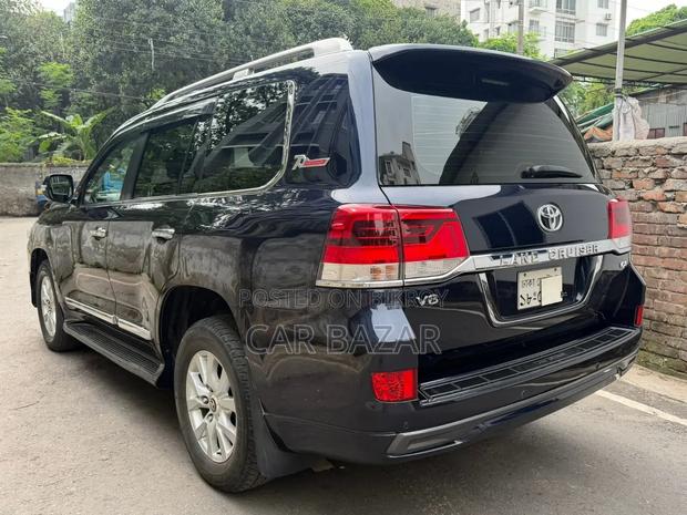 Toyota Land Cruiser 4.5 V8 VXR 2018 Blue