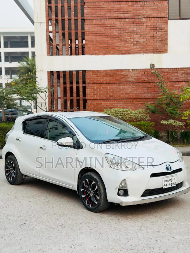Toyota Aqua S 2014 Pearl