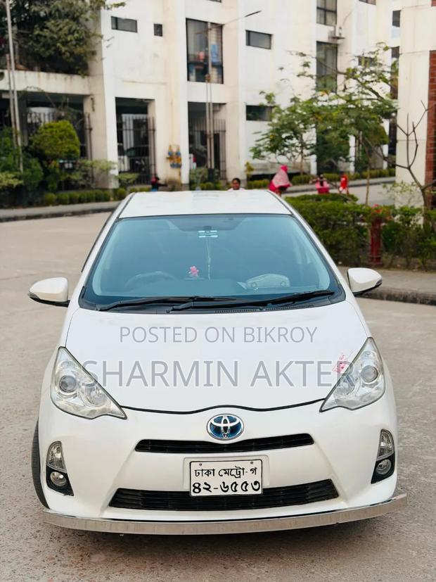 Toyota Aqua S 2014 Pearl