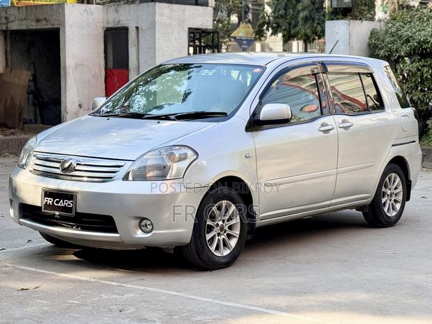 Toyota Raum 1.5 FWD 2009 Beige