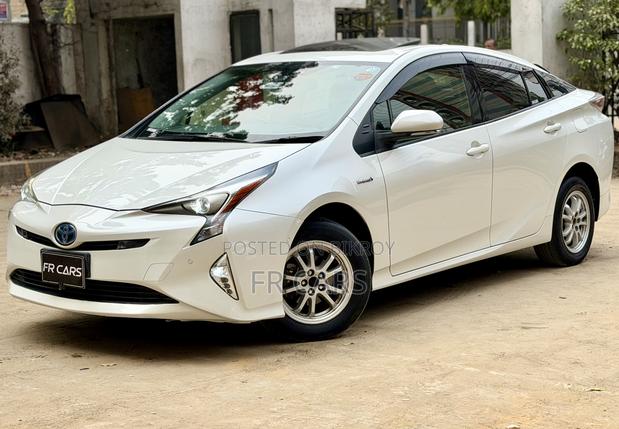 Toyota Prius Four Touring 2018 Pearl