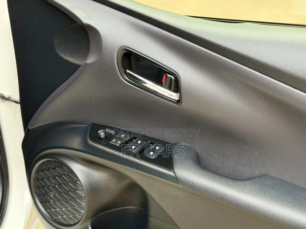 Toyota Prius Four Touring 2018 Pearl