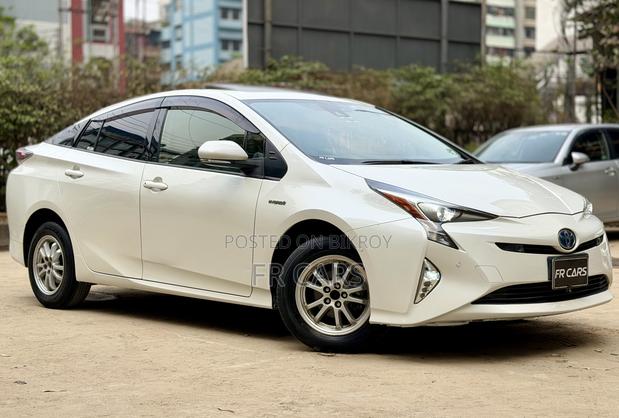 Toyota Prius Four Touring 2018 Pearl