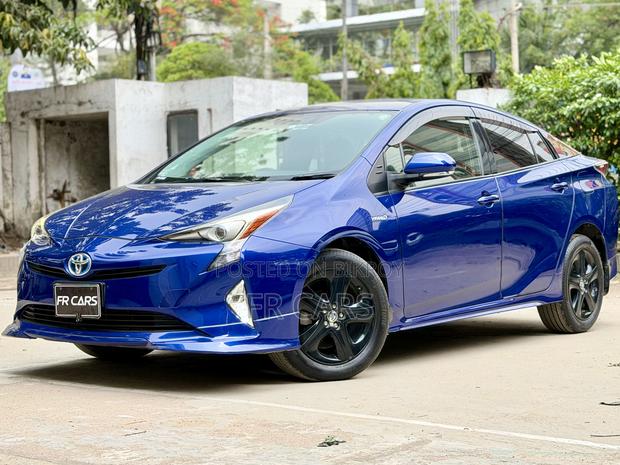 Toyota Prius 4dr Hatchback (1.8L 4cyl Gas/Electric Hybrid CVT) 2016