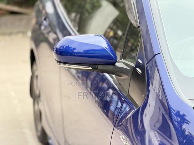 Toyota Prius 4dr Hatchback (1.8L 4cyl Gas/Electric Hybrid CVT) 2016