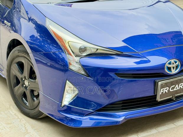 Toyota Prius 4dr Hatchback (1.8L 4cyl Gas/Electric Hybrid CVT) 2016
