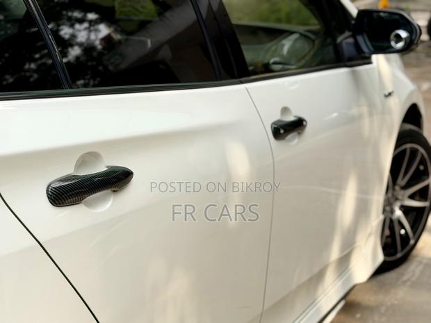 Toyota Prius Four Touring 2018 Pearl