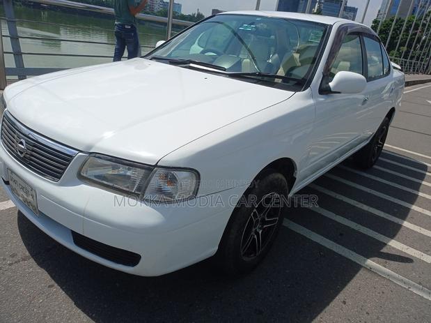Nissan Sunny 2004 White