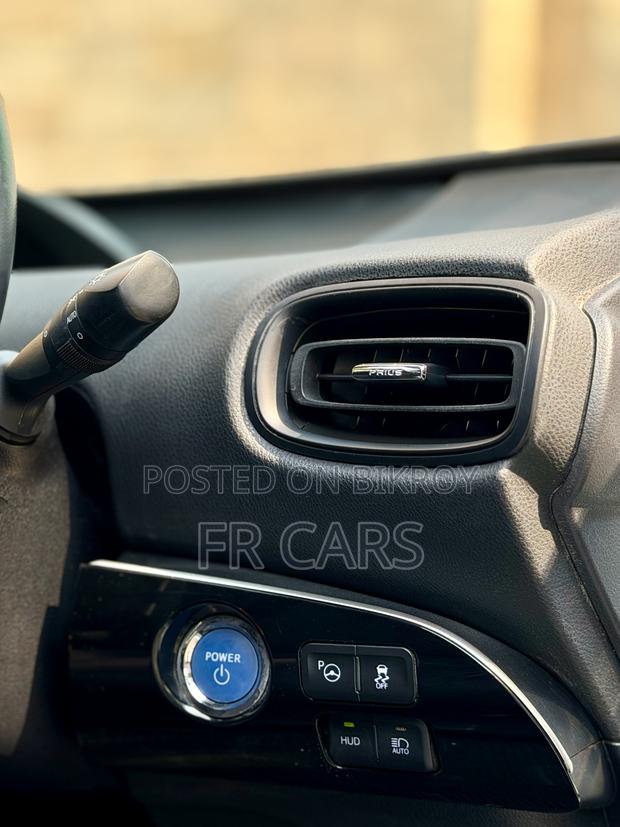 Toyota Prius Four Touring 2017 Pearl