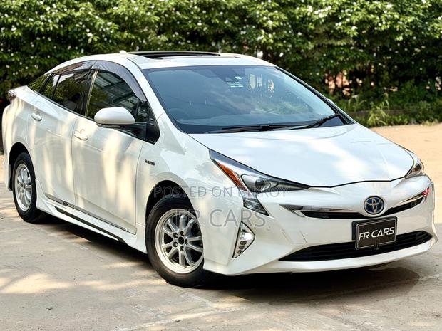 Toyota Prius Four Touring 2017 Pearl