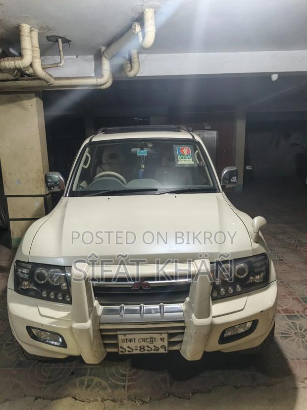 Mitsubishi Pajero 1999 White