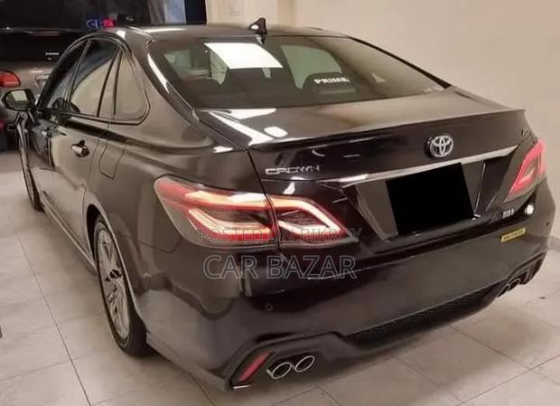 Toyota Crown 2018 Black