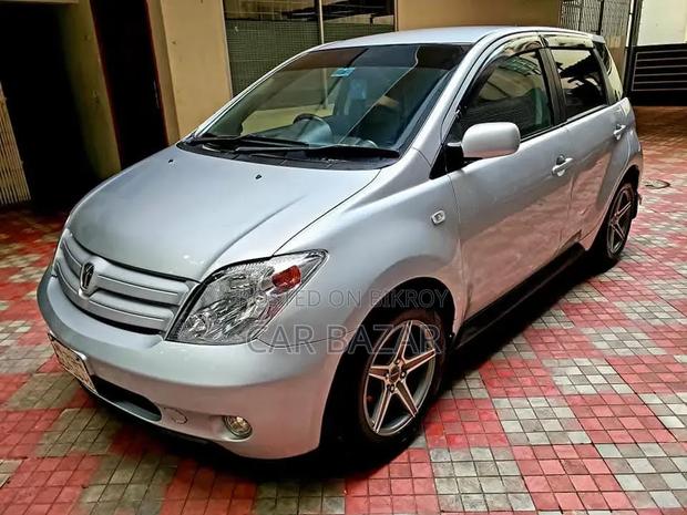 Toyota IST 2004 Silver
