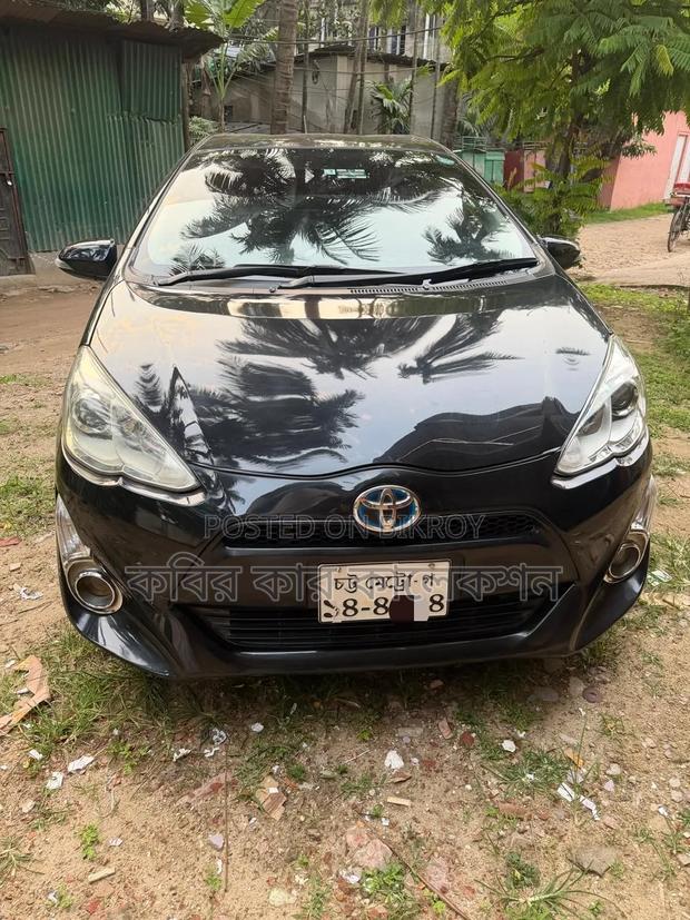 Toyota Aqua 2017 Black