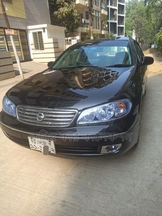 Nissan Sunny 2006 Black