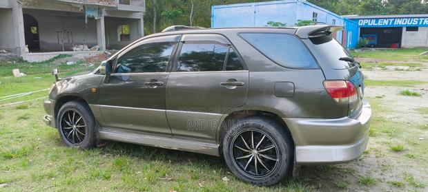 Lexus LX 470 1999 Gray