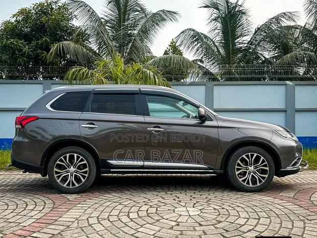 Mitsubishi Outlander 2017 Gray