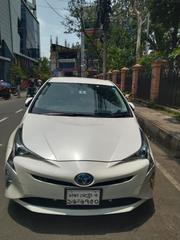 Toyota Prius 2018 Pearl for sale