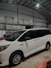 Toyota Noah 1.8 FWD Hybrid (7 Seater) 2017 White for sale