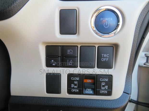 Toyota Noah 1.8 FWD Hybrid (7 Seater) 2021 Pearl
