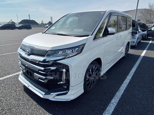 Toyota Noah 2022 Pearl