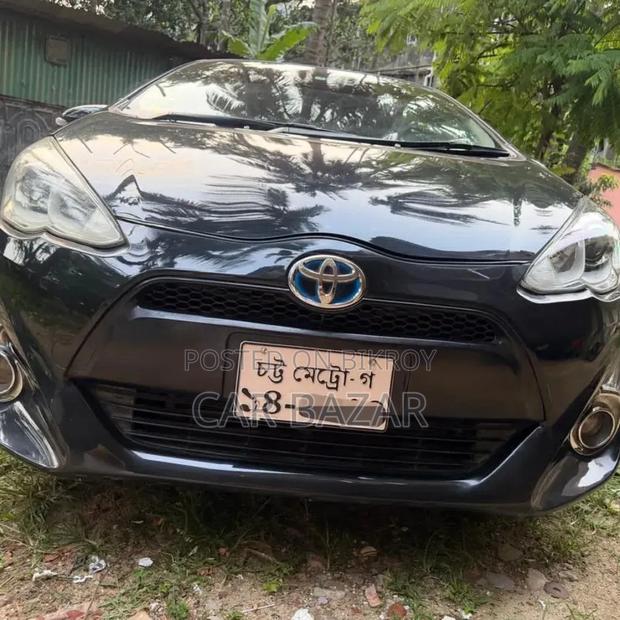 Toyota Aqua 2017 Black