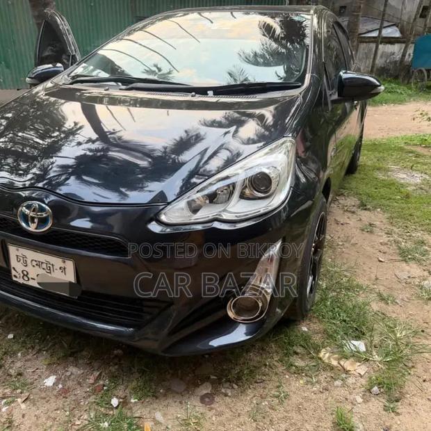 Toyota Aqua 2017 Black