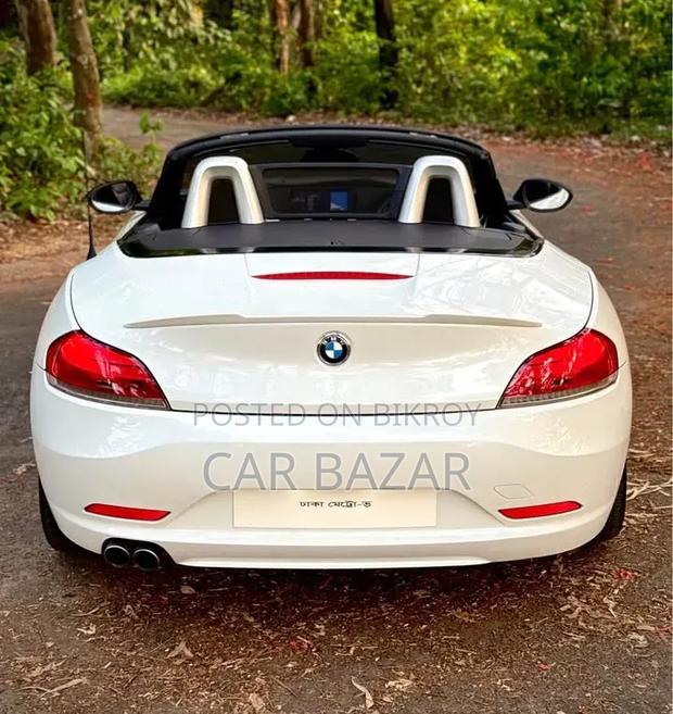 BMW Z4 sDrive30i 2010 White