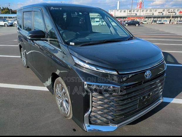 Toyota Voxy 2023 Black