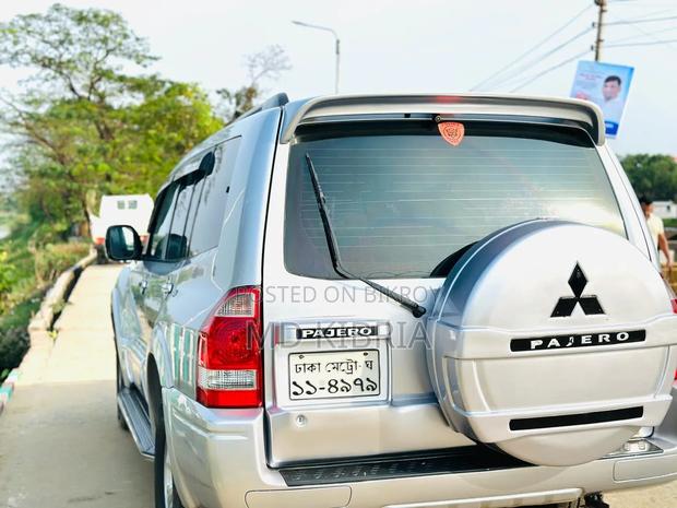 Mitsubishi Pajero 2003 Silver