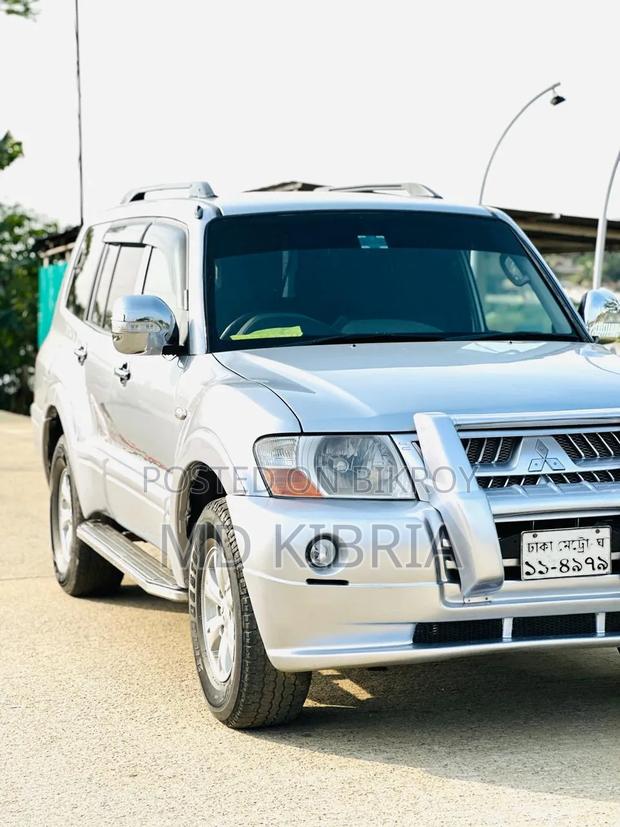 Mitsubishi Pajero 2003 Silver