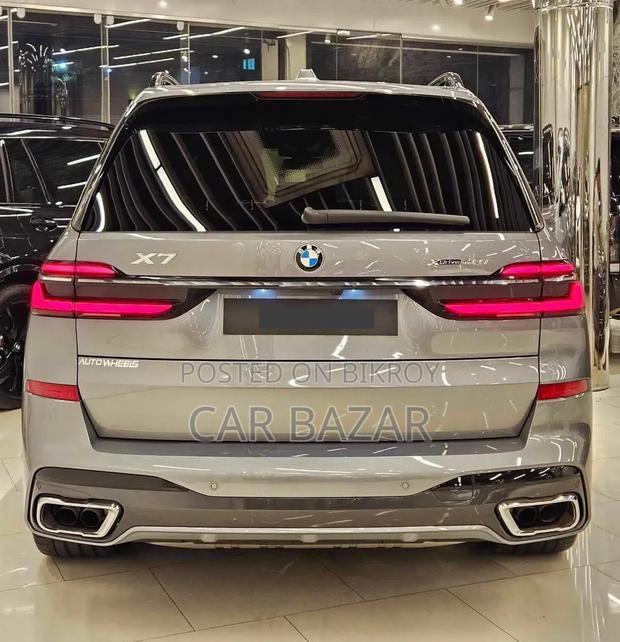 BMW X7 xDrive40i AWD 2024 Gray