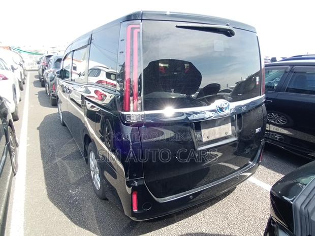 Toyota Noah 1.8 FWD Hybrid (7 Seater) 2021 Black