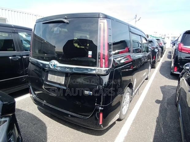 Toyota Noah 1.8 FWD Hybrid (7 Seater) 2021 Black