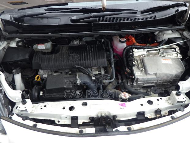 Toyota Sienta 1.5 Hybrid FWD 2021 Pearl