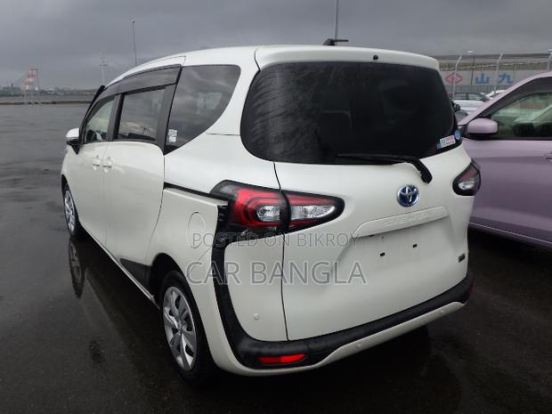 Toyota Sienta 1.5 Hybrid FWD 2021 Pearl