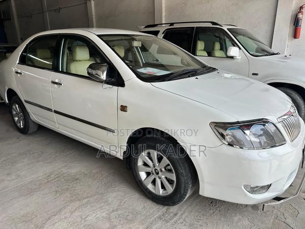 Toyota Corolla 2004 White