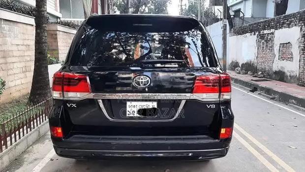 Toyota Land Cruiser 4.5 V8 VXR 2018 Black