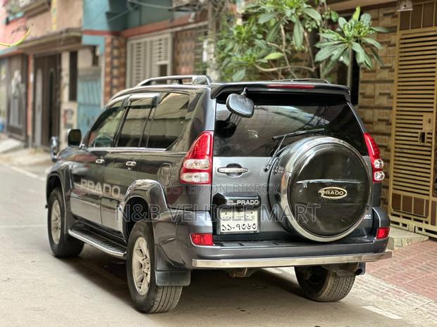 Toyota Land Cruiser PRADO 2003 Black