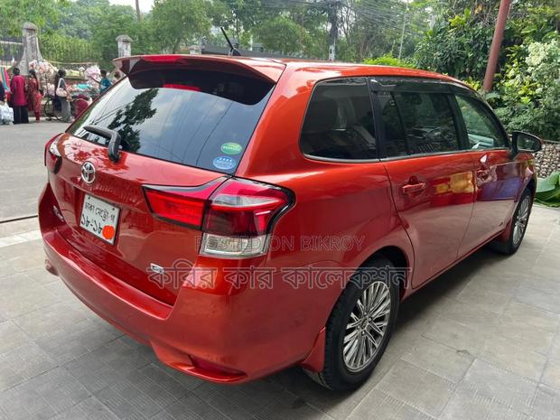 Toyota Corolla Fielder 2018 Maroon