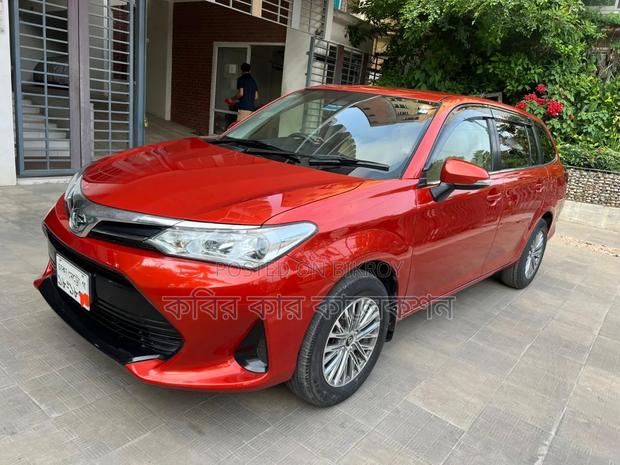 Toyota Corolla Fielder 2018 Maroon