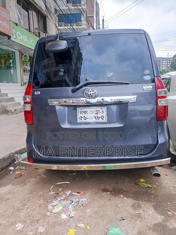 Toyota Noah 2010 Gray