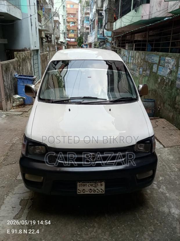 Toyota Noah 2003 White