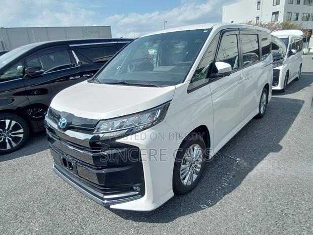 Toyota Noah 2022 Pearl