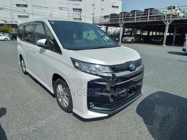 Toyota Noah 2022 Pearl