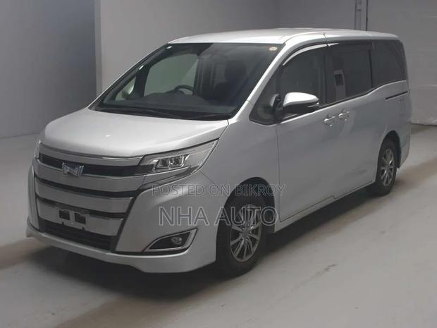 Toyota Noah 2021 Silver