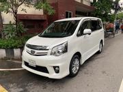 Toyota Noah 2.0 143hp AWD (7 Seater) 2012 Pearl for sale