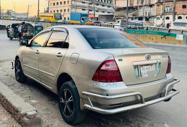 Toyota Corolla 2005 Gold